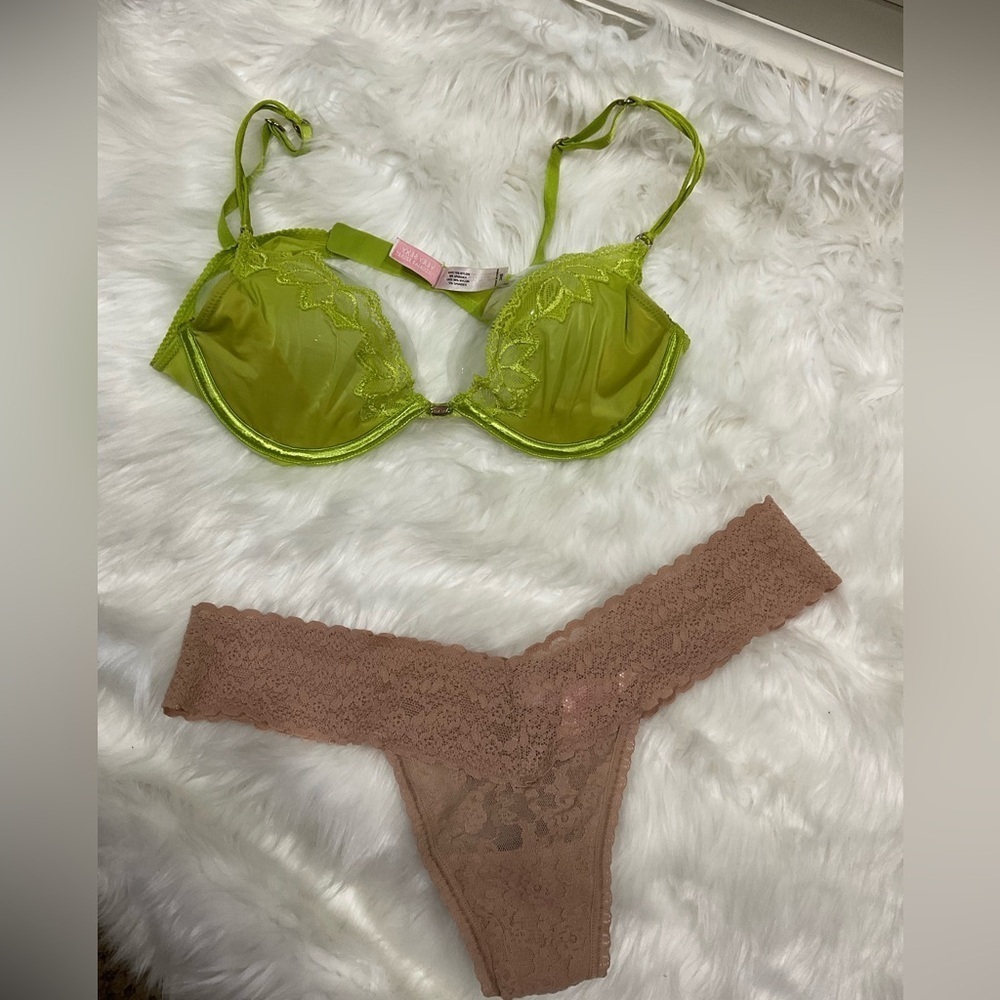 Very Sexy Vintage Victorias Secret Green and Nude Set